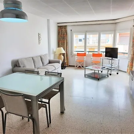 Apartment En Primera Linea De Playa Con Terraza Y 3 En - Es-170-71 Llanca